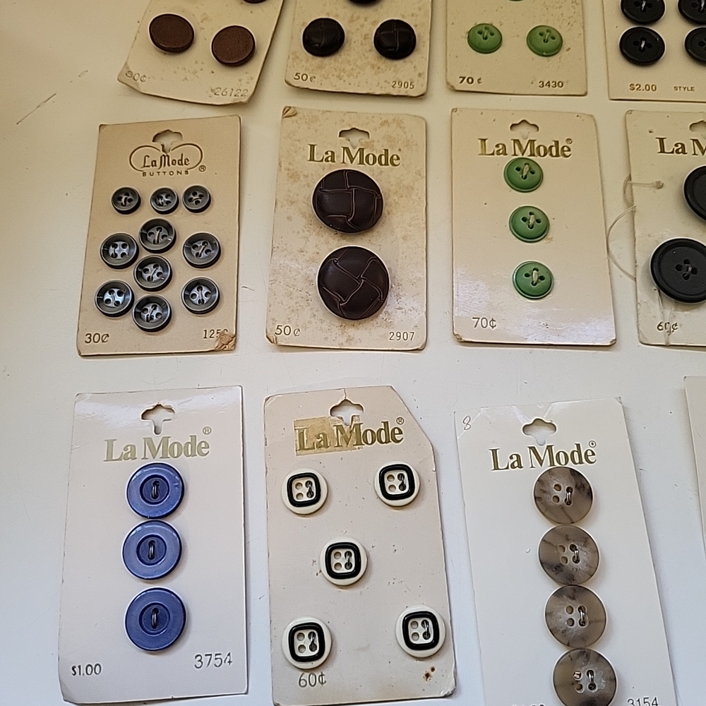 Vintage La Mode Assorted Button Collection #1024D